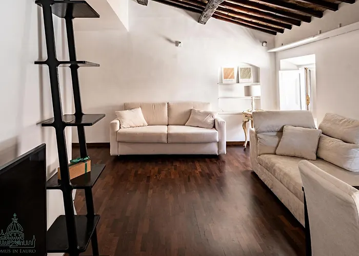 Domus In Lauro *